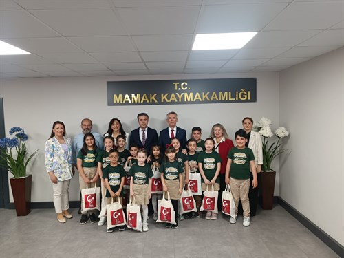 Kaymakam Sırmalı, 23 Nisan Ulusal Egemenlik ve Çocuk Bayramı Dolayısıyla Makamını Öğrencimize Devretti 