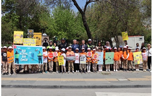 3-9 Mayıs Karayolu Trafik Haftası Kapsamında “Bir Kural Bir Ömür” mottosuyla İlçemizde Etkinlik Düzenlendi.