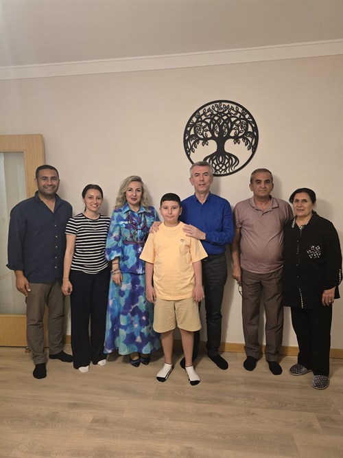 Kurban Bayramı Dolayısıyla Kaymakamımız Ali Sırmalı, Eşi Nuray Sırmalı Hanımefendi ile Şehidimiz Alper Kocaman'ın Kıymetli Ailesini Ziyaret Etti